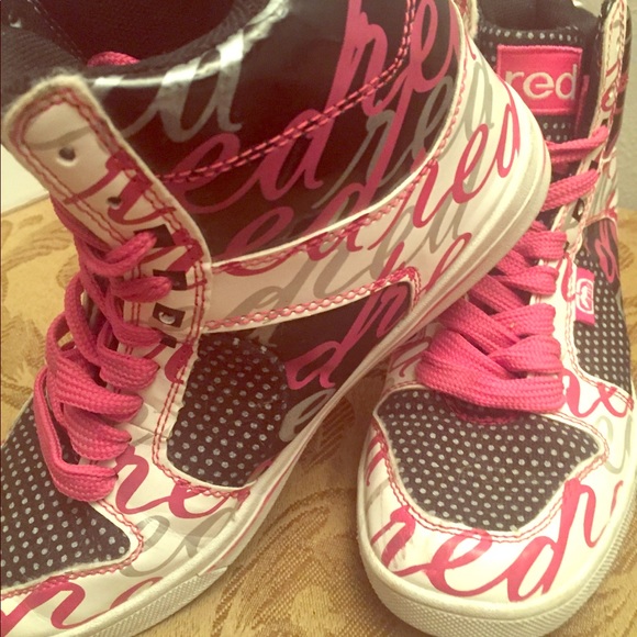 red high top tennis shoes